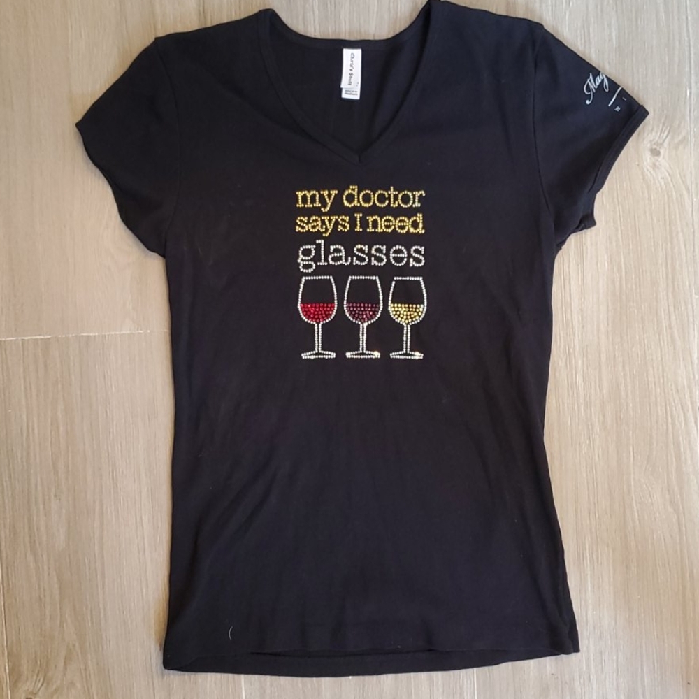 Black "I need glasses" wine shirt